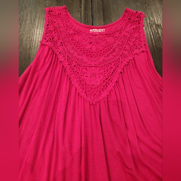Torrid 2 Super Soft Hot Pink sleeveless top - Picture 4 of 10